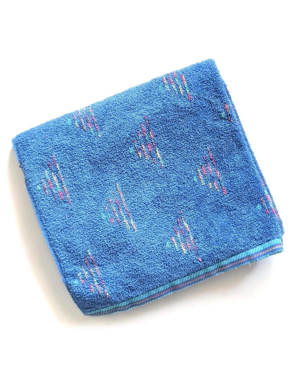 1980s Vintage Fieldcrest Bath Towel with Vivid Blue Postmodern Pattern